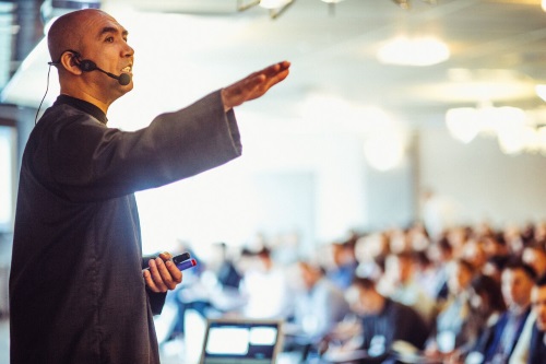 Тренер по продажам и переговорам №1 в России Сергей Азимов